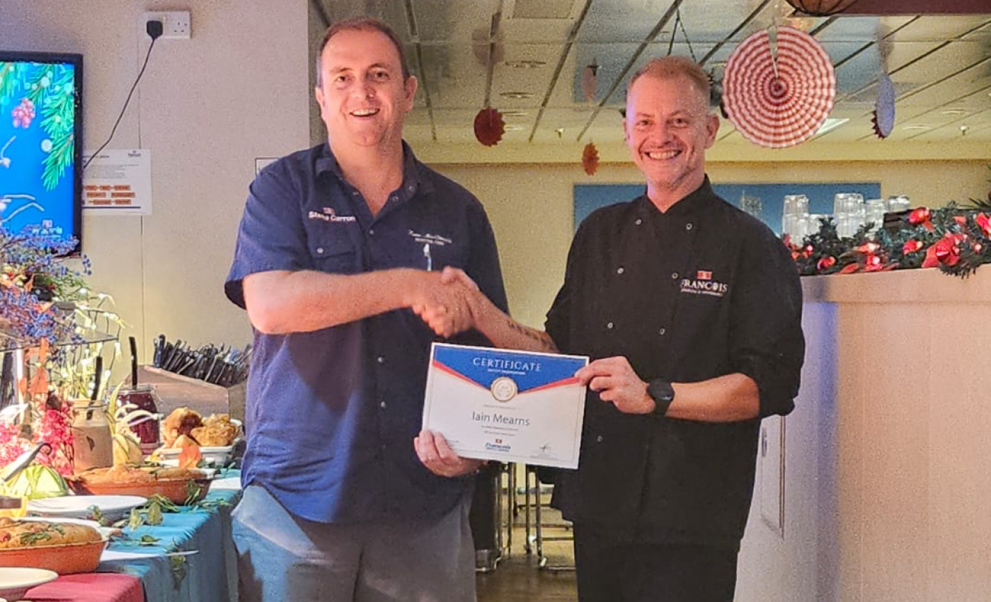 iain_mearns_receives_2024_award_from_stena_carron_oim_kevin_macdonald_crop.1400×0 Iain Mearns receives award